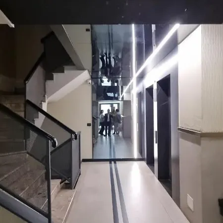 Grand Boulevard Apartment
