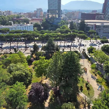 Grand Boulevard Apartment